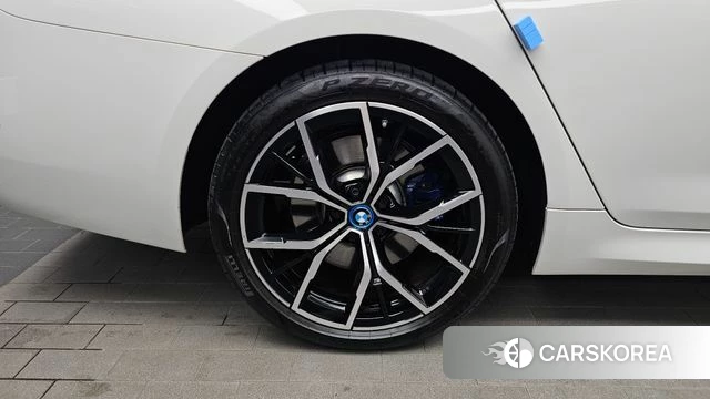 BMW 5 Series (G30) id 4711104 из Кореи 27