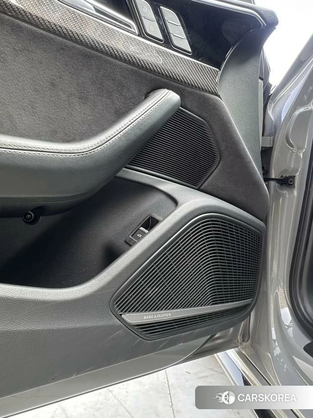 Audi RS 4 id 4272794 из Китая 14