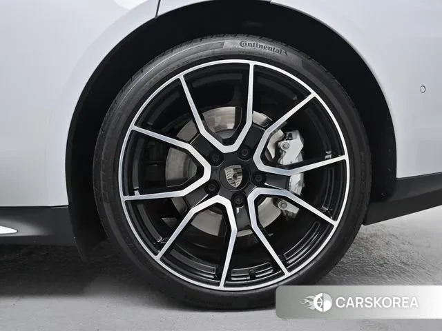 Porsche Taycan id 3353361 из Кореи 15