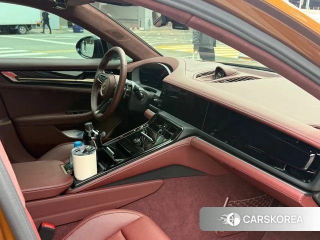 Porsche Panamera (976) 2025 Коричневый из Кореи, фото 5