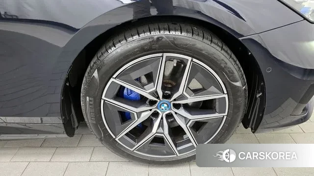 BMW i5 (G60) id 3393925 из Кореи 15