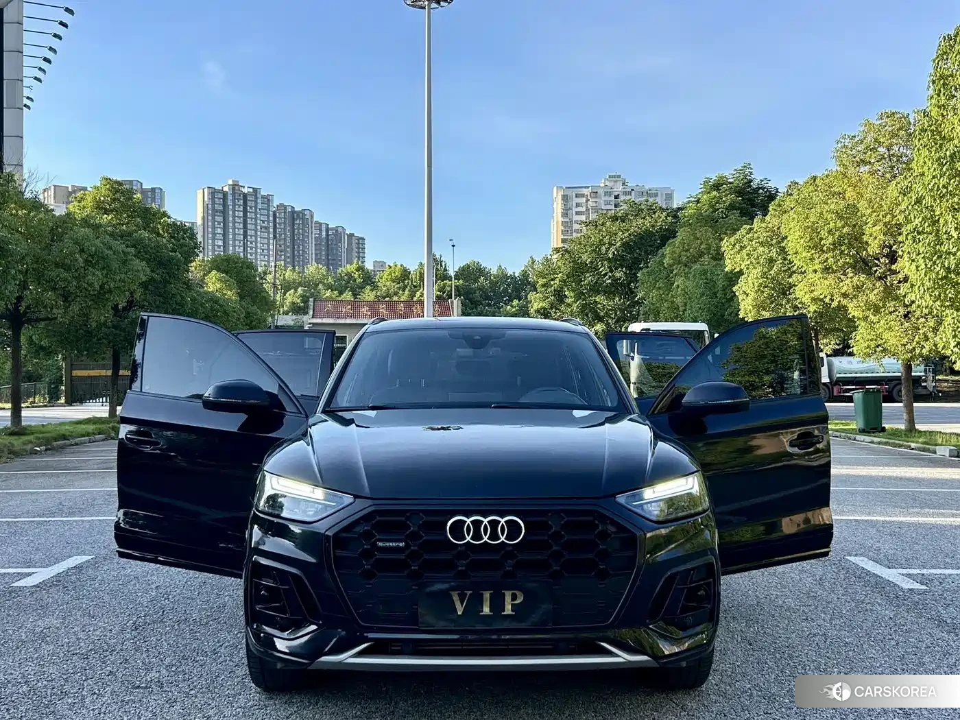 Audi Q5L id 4547625 из Китая 14