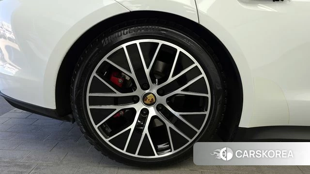 Porsche Taycan id 4316276 из Кореи 27