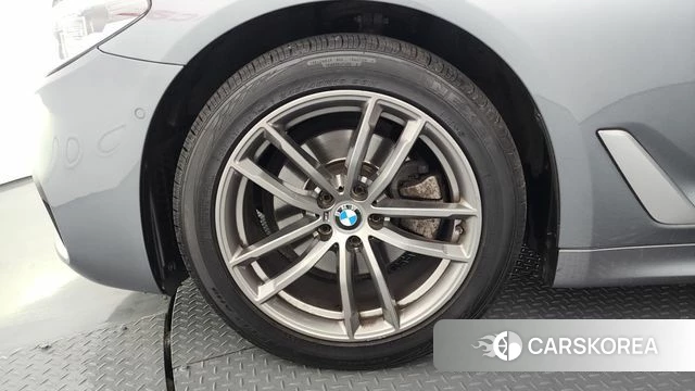 BMW 5 Series (G30) id 3853895 из Кореи 15