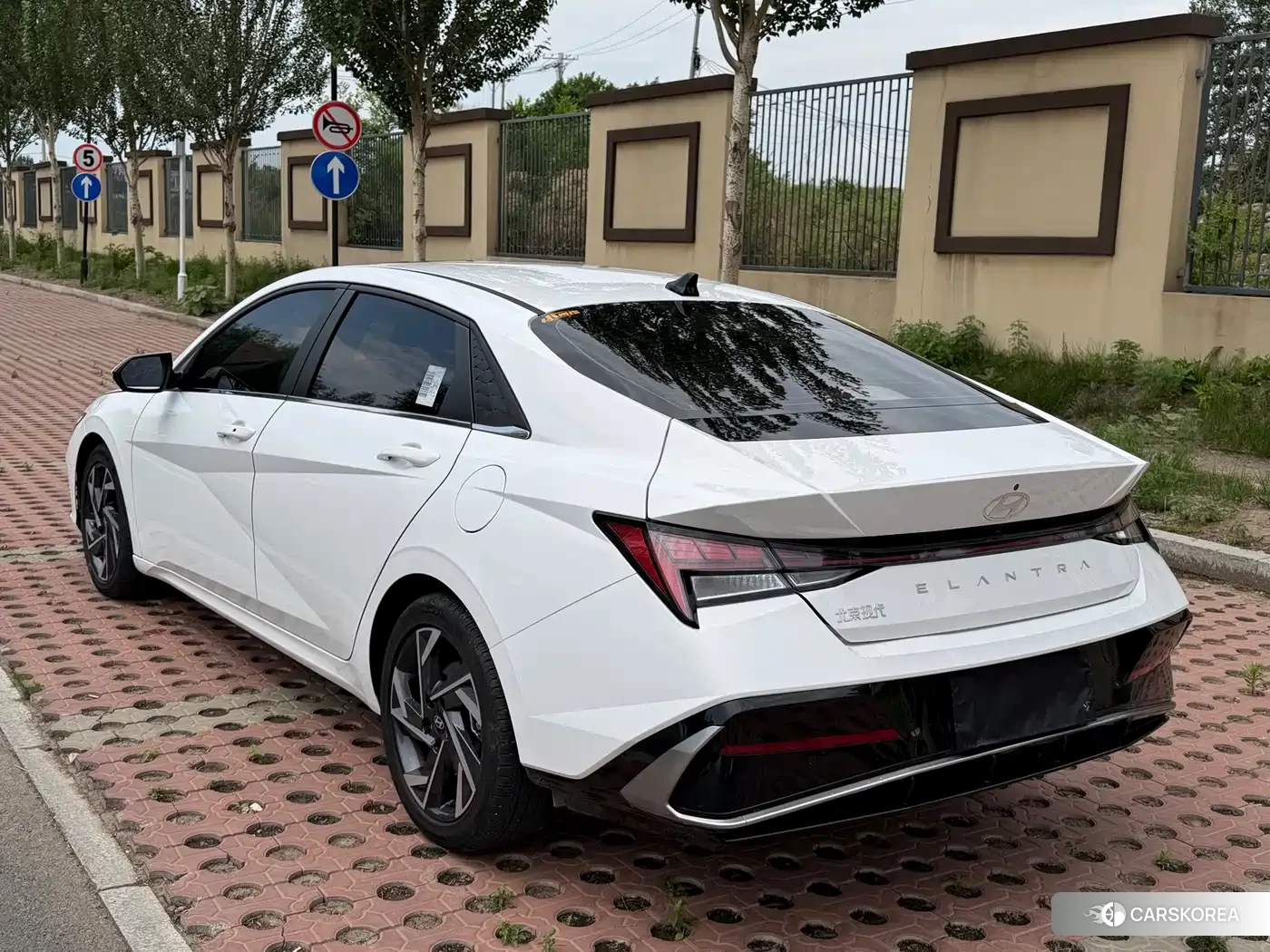 Hyundai Elantra id 4680677 из Китая 15