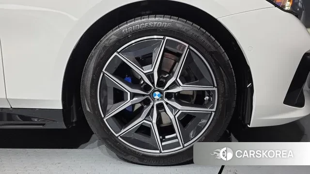 BMW 5 Series (G60) id 3763168 из Кореи 15