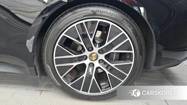 Porsche Taycan id 4585498 из Кореи 30