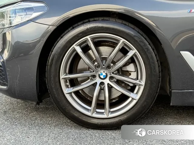 BMW 5 Series (G30) id 3060182 из Кореи 15