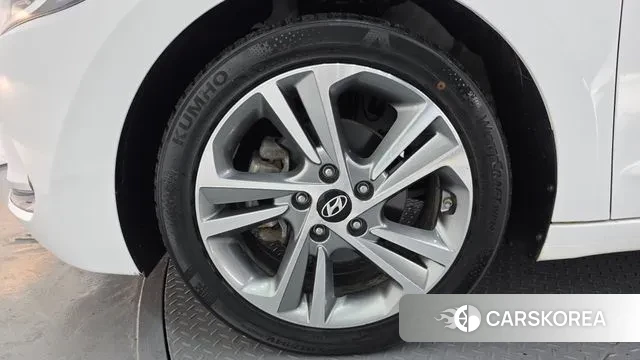 Hyundai Avante AD id 3703948 из Кореи 15