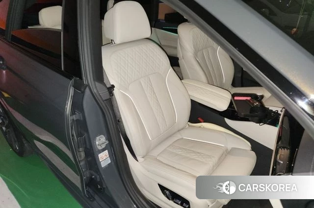 BMW 6 Series GT (G32) 2024 Серый из Кореи, фото 6