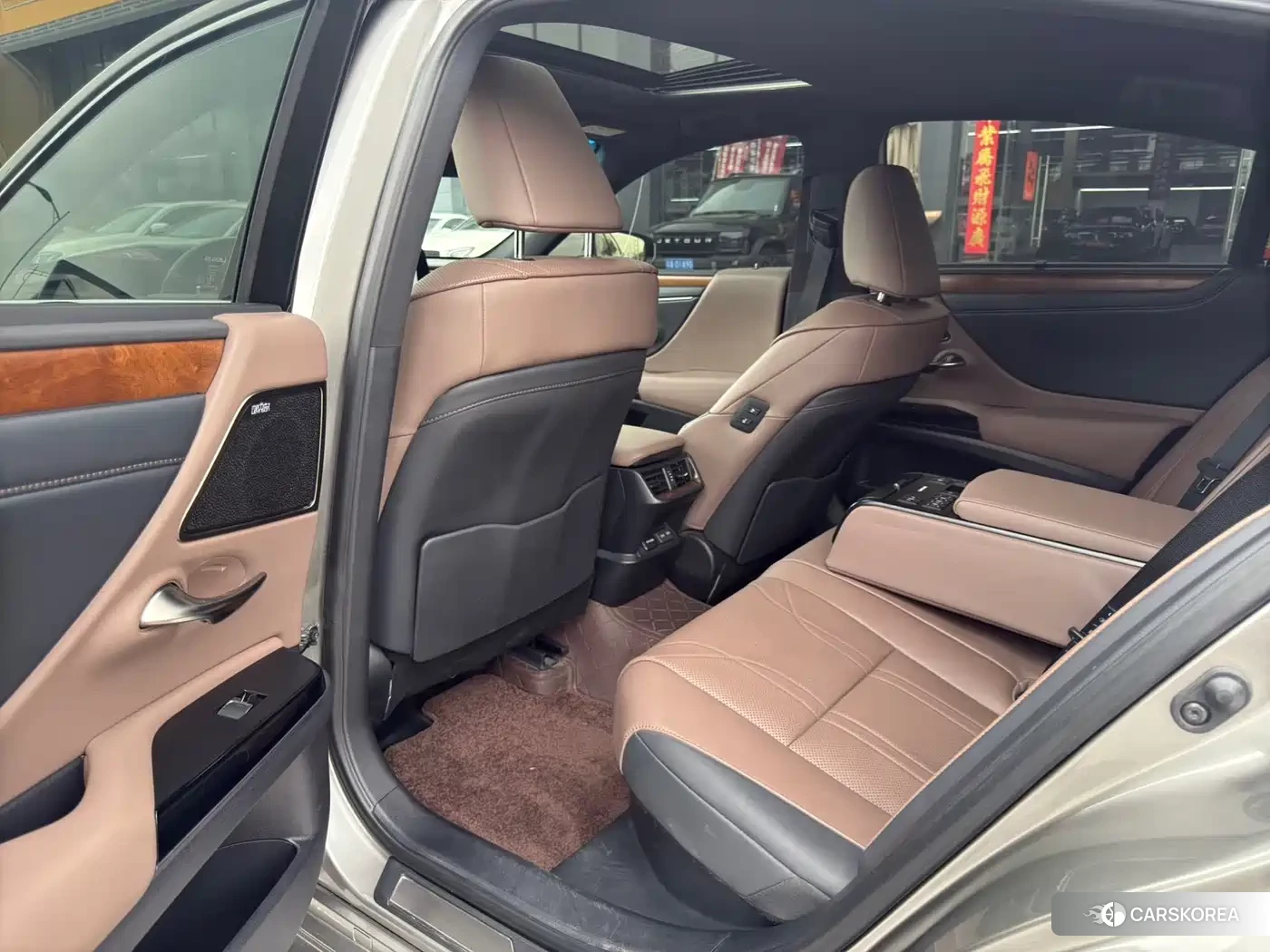 Lexus ES 2024 Champagne/brown из Китая, фото 5