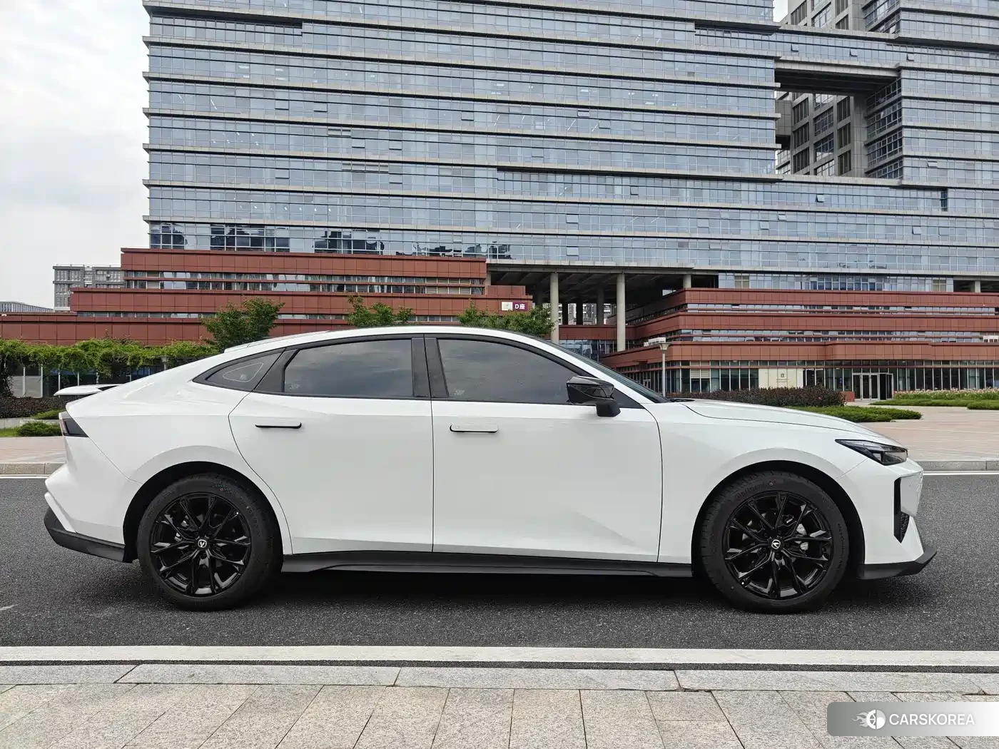Chang'an Changan UNI-V id 4565229 из Китая 9