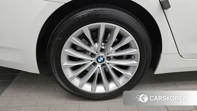 BMW 5 Series (G30) id 3407286 из Кореи 15