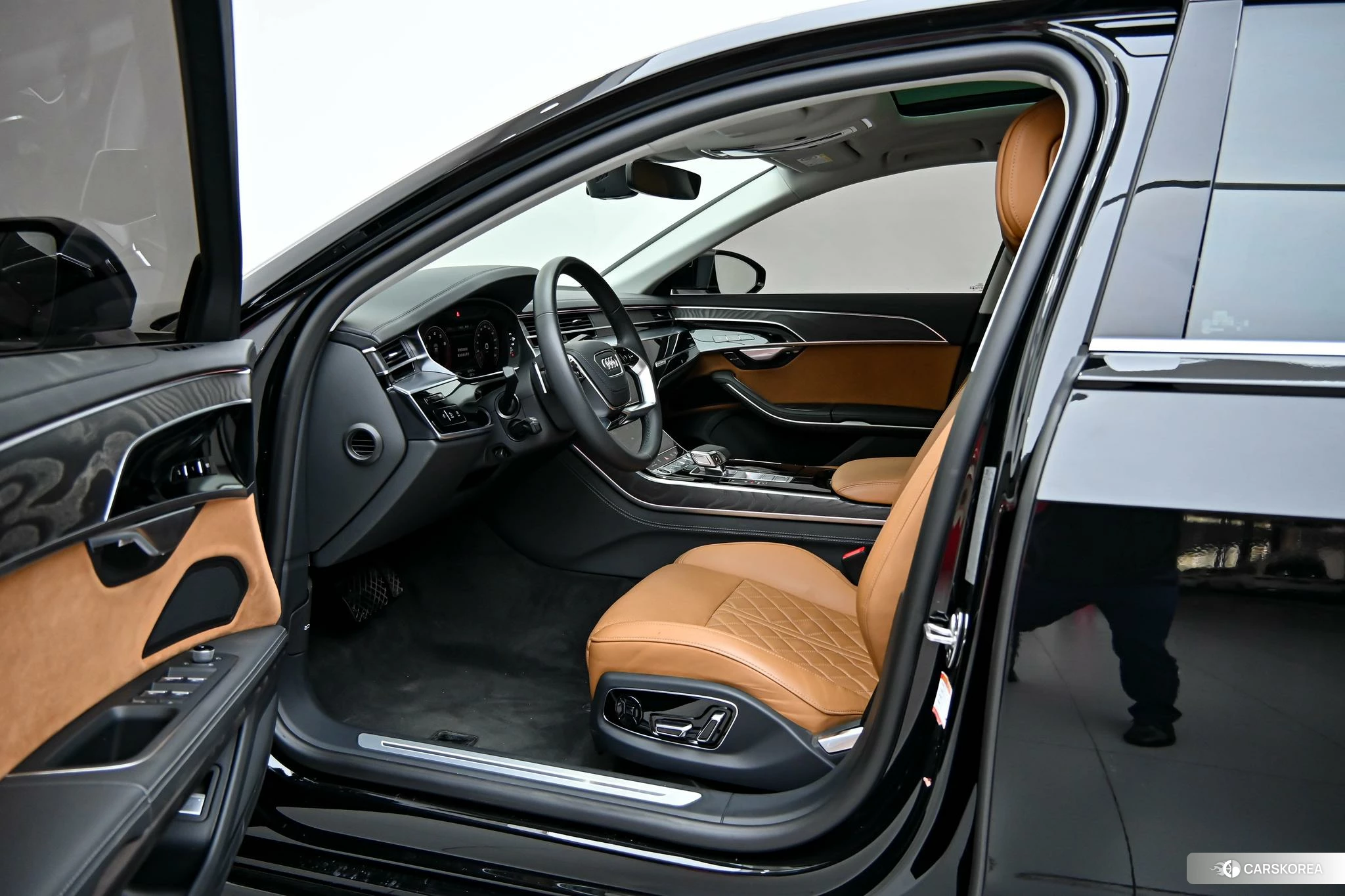 Audi A8 id 4420764 из Китая 15