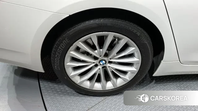 BMW 5 Series (G30) id 3448868 из Кореи 15