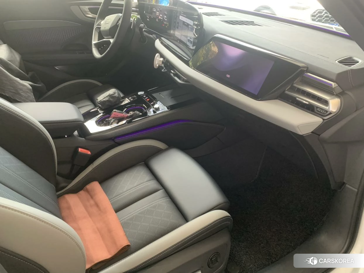 Audi A5L id 4454457 из Китая 7