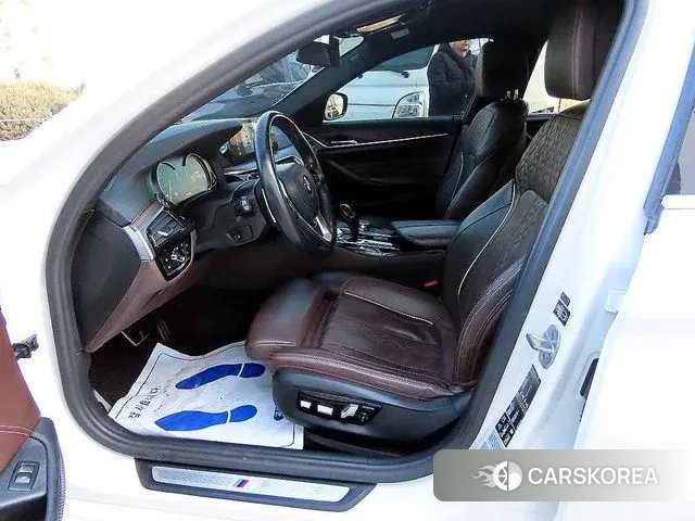 BMW 5 Series (G30) id 3622711 из Кореи 14