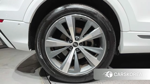 Audi Q8 (4M) id 4881348 из Кореи 28