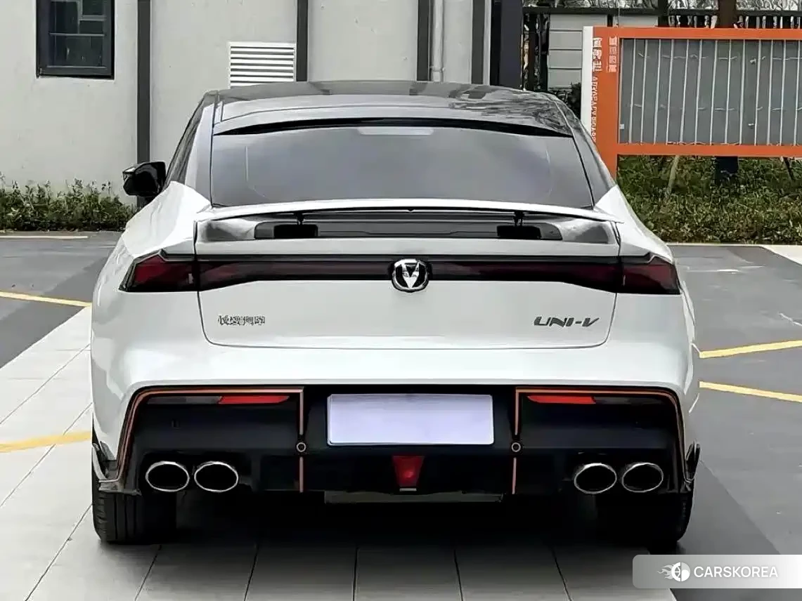 Chang'an Changan UNI-V 2022 Белый из Китая, фото 5