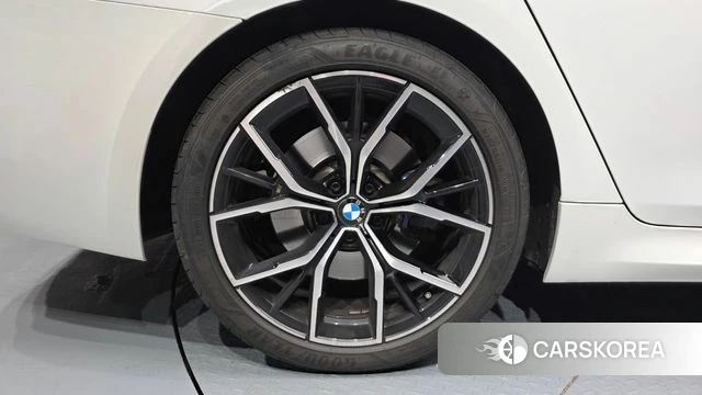 BMW 5 Series (G30) id 3935292 из Кореи 15