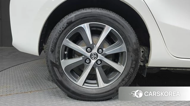 Toyota Prius C id 4232749 из Кореи 27