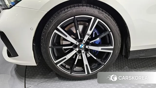 BMW 5 Series (G60) id 3725902 из Кореи 15