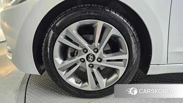 Hyundai Avante AD id 3905803 из Кореи 15