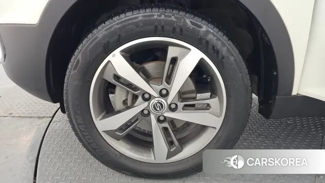 Ssangyong New Style Korando C id 3573937 из Кореи 15