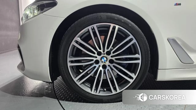 BMW 5 Series (G30) id 4662631 из Кореи 27