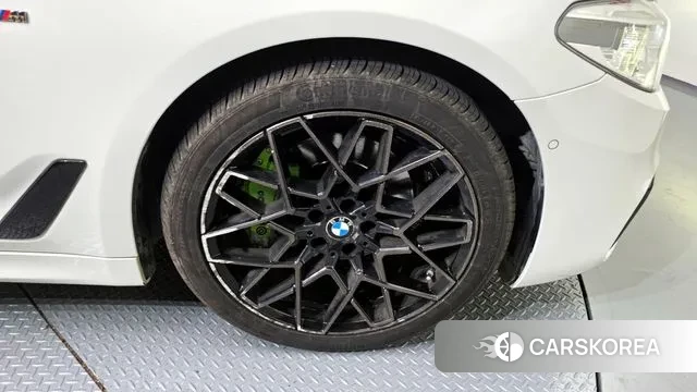 BMW 5 Series (G30) id 3408297 из Кореи 15