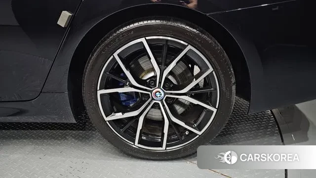 BMW 5 Series (G30) id 2993307 из Кореи 15