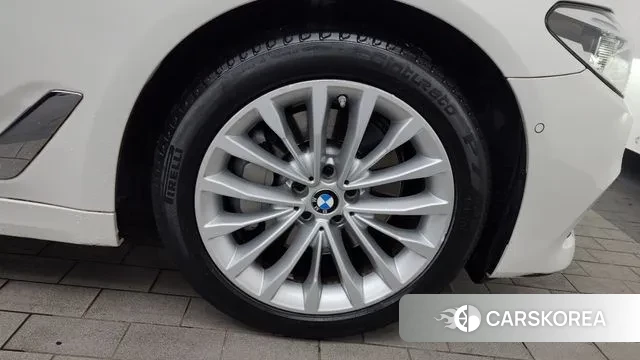 BMW 5 Series (G30) id 3033444 из Кореи 15