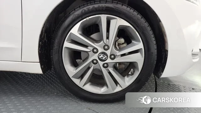 Hyundai Avante AD id 3505570 из Кореи 15