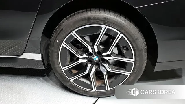 BMW 7 Series (G70) id 3016002 из Кореи 15