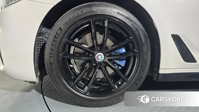 BMW 5 Series (G30) id 3708739 из Кореи 15