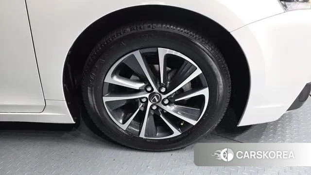 Lexus CT200h id 3748513 из Кореи 15