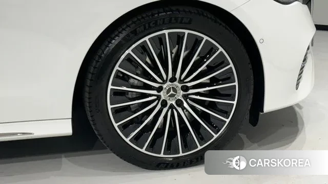 Mercedes-Benz E-Class W214 id 3732218 из Кореи 15