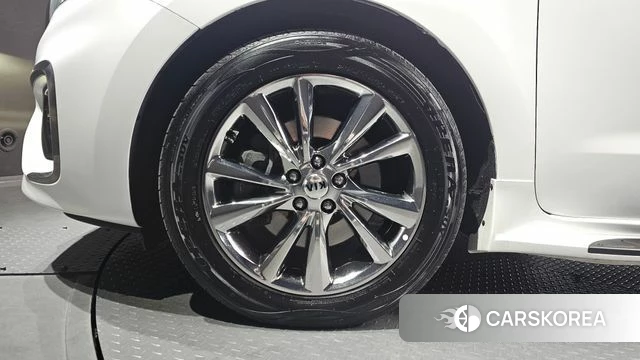 Kia The New Carnival id 3801742 из Кореи 15