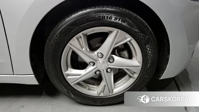 Hyundai Avante AD id 3060971 из Кореи 15