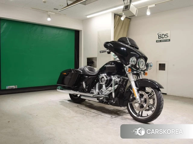 Проданный Harley-Davidson Street Glide FLHX1750 2018 из Японии, фото 3