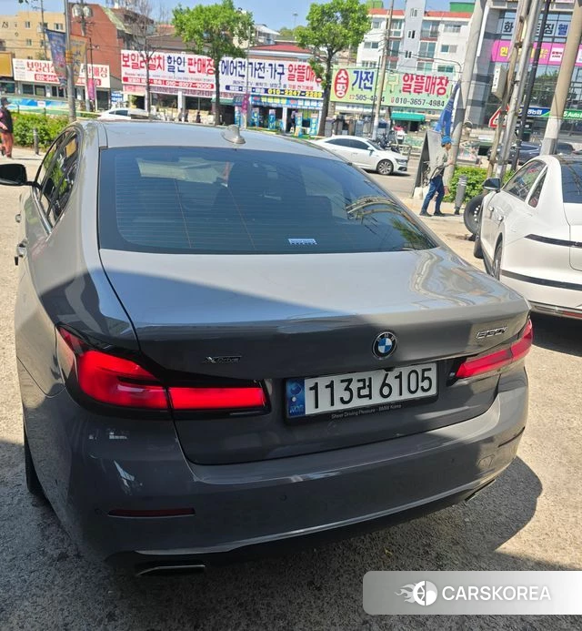 BMW 5 Series (G30) 2021 Светло-серебряный цвет из Кореи, фото 5