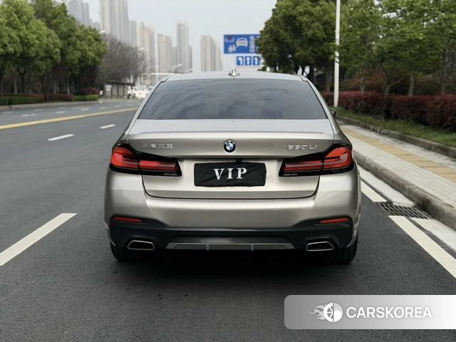 BMW 5 series 2021 Серебристо-серый из Китая, фото 5