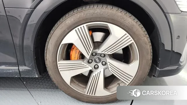 Audi e-Tron id 3378893 из Кореи 15