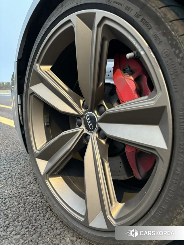 Audi RS 4 id 4240797 из Китая 10
