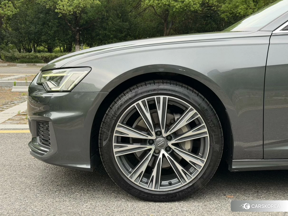 Audi A6L id 4473814 из Китая 15