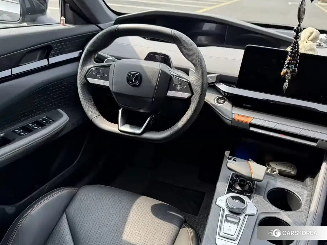 Chang'an Changan UNI-V 2022 Silver/gray из Китая, фото 5