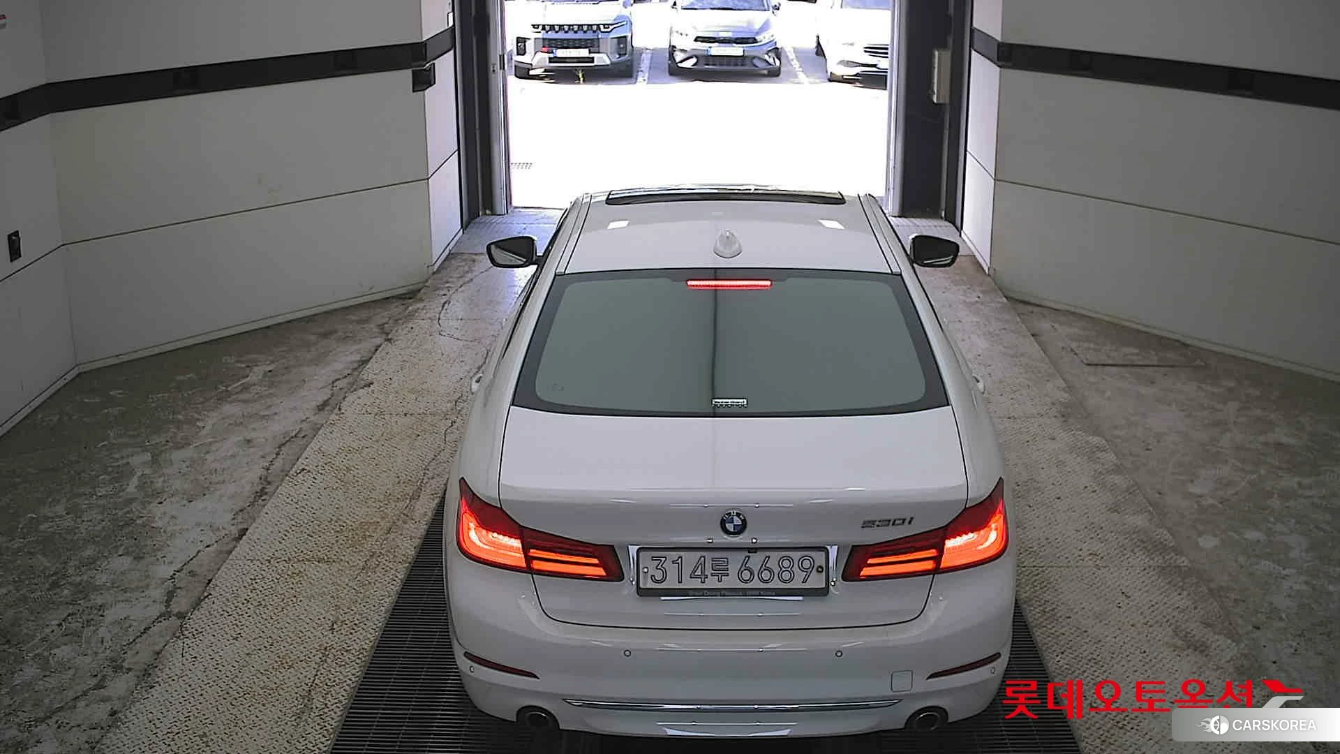 BMW  530i Luxury id 4902319 из Кореи 32
