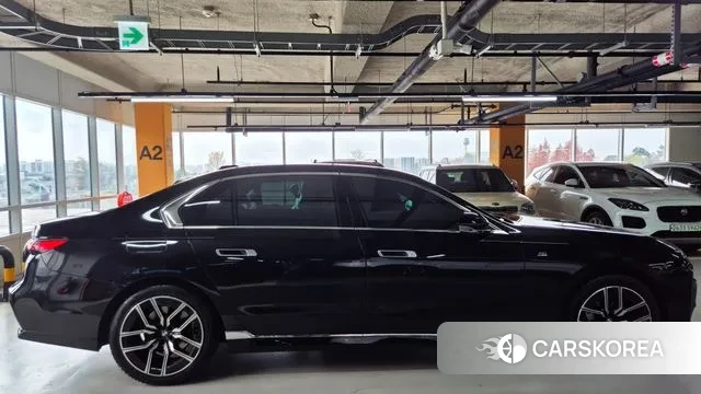 BMW 7 Series (G70) id 3415790 из Кореи 13