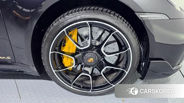 Porsche 911(992) id 3866381 из Кореи 15