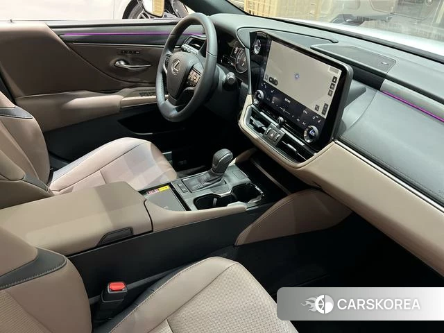 Lexus ES id 3939457 из Китая 15